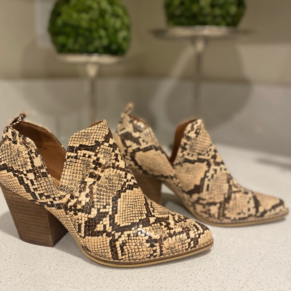 Ankle boots Snakeskin